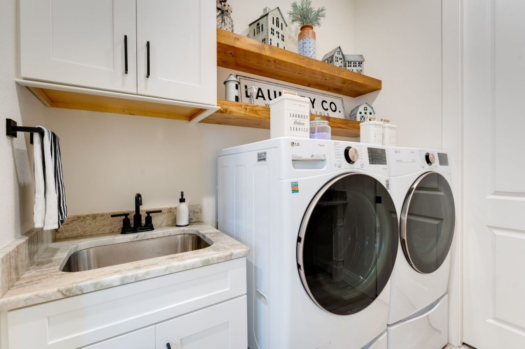 cabineets_hardware Complete Kitchen & Bath